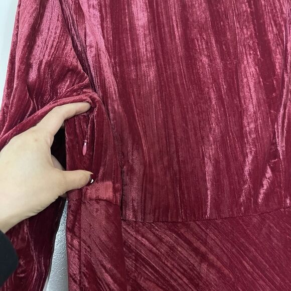 NEW! Lucy Paris Cranberry red velvet long sleeve v-neck midi dress Large - Picture 5 of 7